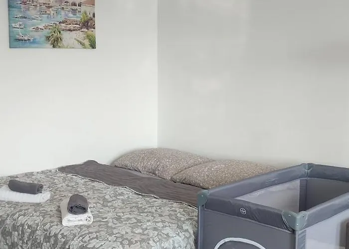 Διαμέρισμα 10 *